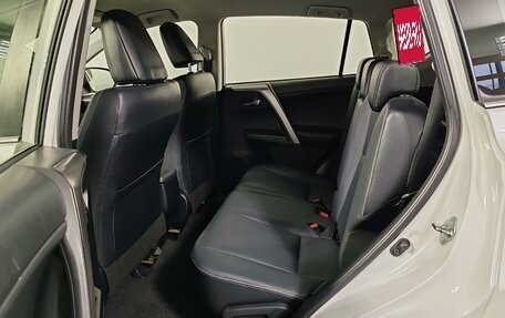 Toyota RAV4, 2016 год, 2 499 000 рублей, 12 фотография