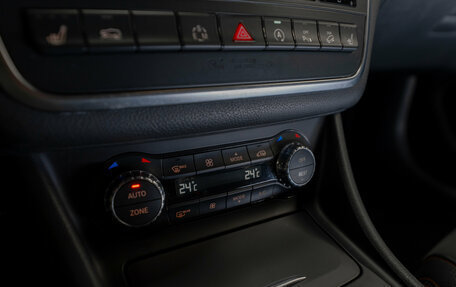 Mercedes-Benz GLA, 2015 год, 2 290 000 рублей, 16 фотография