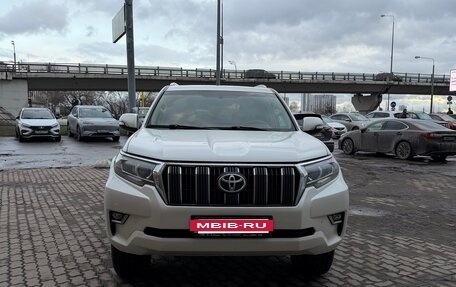 Toyota Land Cruiser Prado 150 рестайлинг 2, 2019 год, 5 699 000 рублей, 3 фотография