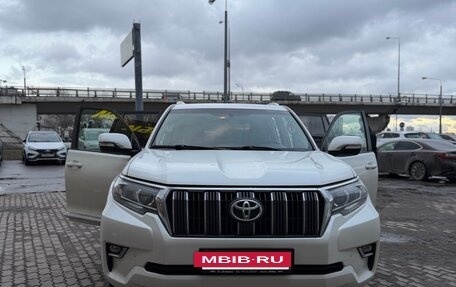 Toyota Land Cruiser Prado 150 рестайлинг 2, 2019 год, 5 699 000 рублей, 8 фотография