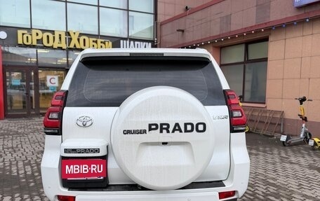 Toyota Land Cruiser Prado 150 рестайлинг 2, 2019 год, 5 699 000 рублей, 12 фотография