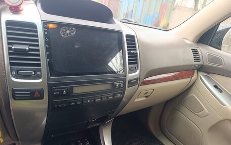 Toyota Land Cruiser Prado 120 рестайлинг, 2005 год, 2 650 000 рублей, 12 фотография