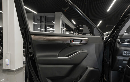 Toyota Highlander, 2026 год, 5 800 000 рублей, 21 фотография