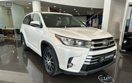 Toyota Highlander III, 2018 год, 3 450 000 рублей, 3 фотография