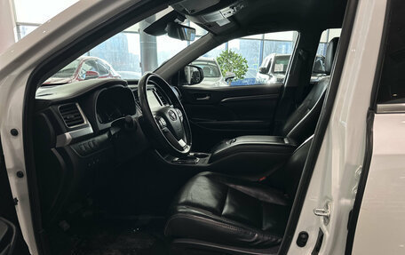 Toyota Highlander III, 2018 год, 3 450 000 рублей, 16 фотография