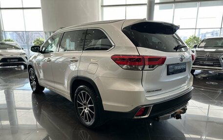 Toyota Highlander III, 2018 год, 3 450 000 рублей, 7 фотография