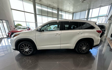Toyota Highlander III, 2018 год, 3 450 000 рублей, 8 фотография