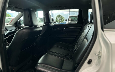 Toyota Highlander III, 2018 год, 3 450 000 рублей, 12 фотография