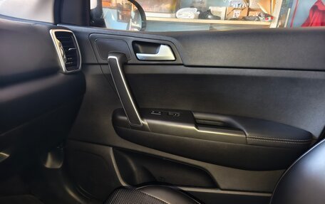 KIA Sportage IV рестайлинг, 2017 год, 2 000 000 рублей, 7 фотография