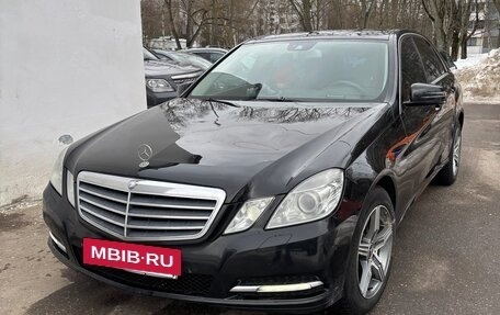 Mercedes-Benz E-Класс, 2012 год, 1 220 000 рублей, 5 фотография