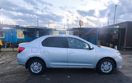 Renault Logan II, 2015 год, 650 000 рублей, 3 фотография