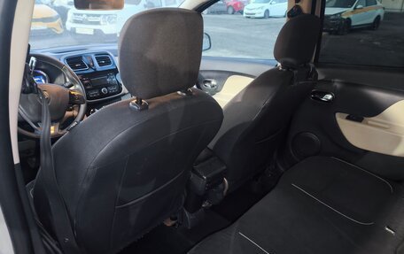 Renault Logan II, 2015 год, 650 000 рублей, 10 фотография