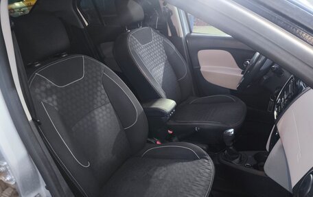 Renault Logan II, 2015 год, 650 000 рублей, 15 фотография