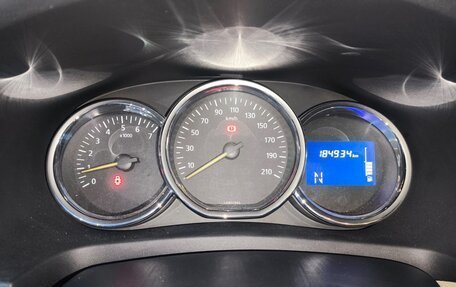 Renault Logan II, 2015 год, 650 000 рублей, 21 фотография