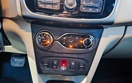 Renault Logan II, 2015 год, 650 000 рублей, 22 фотография