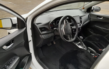 Hyundai Solaris II рестайлинг, 2022 год, 1 750 000 рублей, 5 фотография