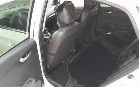 Hyundai Solaris II рестайлинг, 2022 год, 1 750 000 рублей, 6 фотография