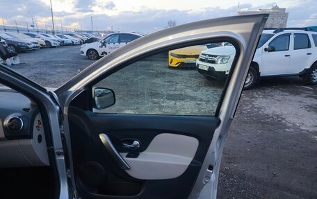 Renault Logan II, 2015 год, 650 000 рублей, 27 фотография