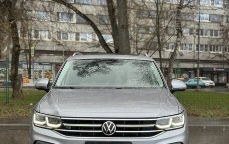 Volkswagen Tiguan II, 2021 год, 4 320 000 рублей, 4 фотография