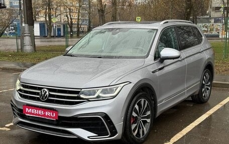 Volkswagen Tiguan II, 2021 год, 4 320 000 рублей, 3 фотография