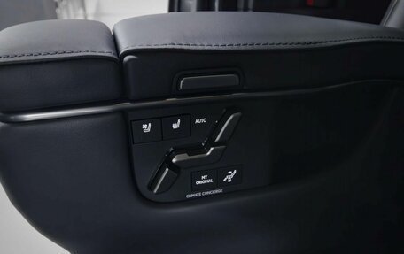 Lexus LM, 2025 год, 15 490 000 рублей, 28 фотография