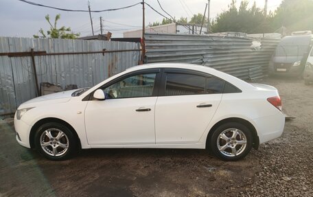 Chevrolet Cruze II, 2010 год, 530 000 рублей, 2 фотография