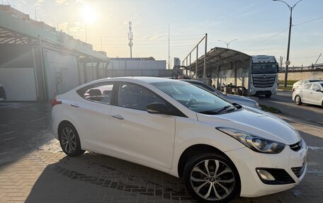 Hyundai Avante, 2013 год, 670 000 рублей, 3 фотография