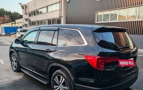 Honda Pilot III рестайлинг, 2017 год, 2 800 000 рублей, 3 фотография