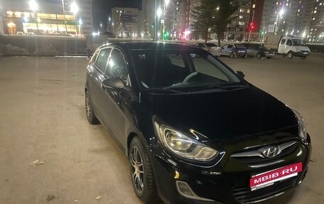 Hyundai Solaris II рестайлинг, 2011 год, 570 000 рублей, 2 фотография