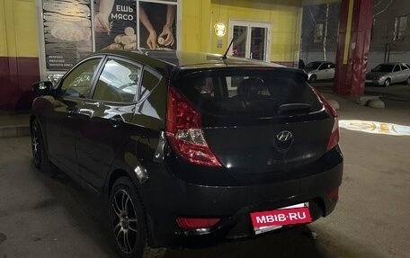 Hyundai Solaris II рестайлинг, 2011 год, 570 000 рублей, 3 фотография