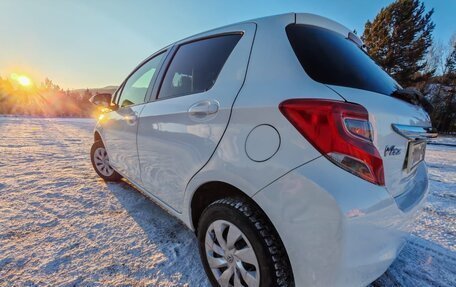 Toyota Vitz, 2014 год, 900 000 рублей, 8 фотография