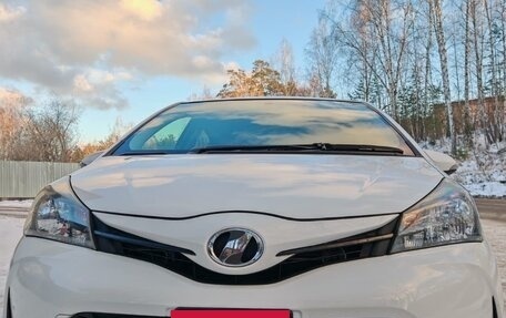 Toyota Vitz, 2014 год, 900 000 рублей, 3 фотография