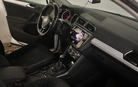 Volkswagen Tiguan II, 2017 год, 1 900 000 рублей, 6 фотография