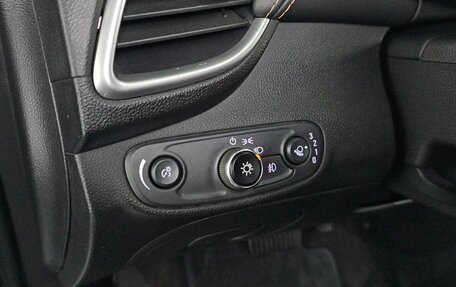 Chevrolet Trax, 2022 год, 1 180 000 рублей, 14 фотография