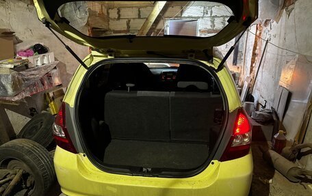 Honda Fit III, 2001 год, 150 000 рублей, 6 фотография