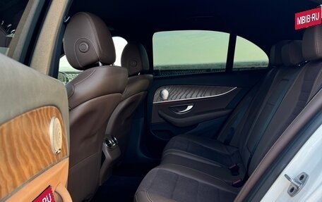 Mercedes-Benz E-Класс, 2018 год, 3 400 000 рублей, 5 фотография