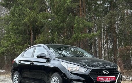 Hyundai Solaris II рестайлинг, 2017 год, 1 200 000 рублей, 1 фотография