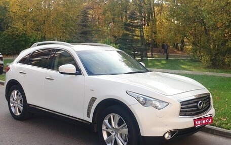 Infiniti FX II, 2012 год, 1 620 000 рублей, 1 фотография