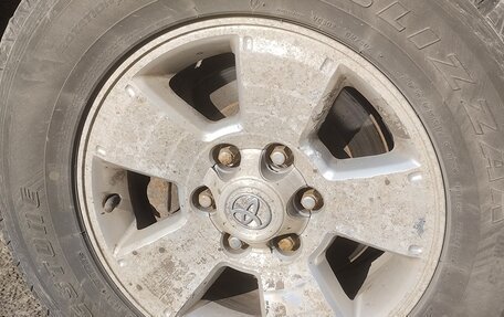 Toyota Land Cruiser Prado 120 рестайлинг, 2003 год, 1 600 000 рублей, 28 фотография