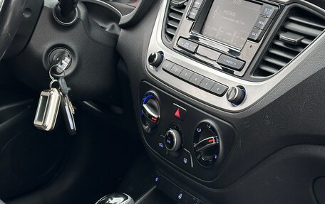 Hyundai Solaris II рестайлинг, 2017 год, 1 200 000 рублей, 25 фотография