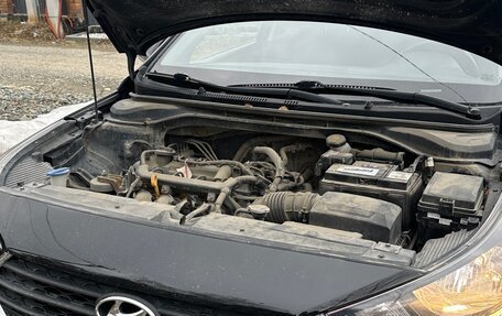 Hyundai Solaris II рестайлинг, 2017 год, 1 200 000 рублей, 33 фотография