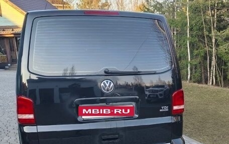 Volkswagen Multivan T5, 2011 год, 2 290 000 рублей, 2 фотография