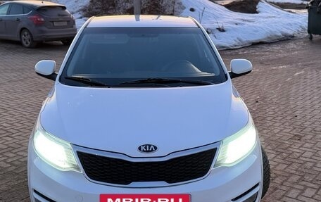 KIA Rio III рестайлинг, 2017 год, 945 000 рублей, 2 фотография