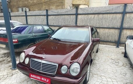 Mercedes-Benz E-Класс, 1995 год, 315 000 рублей, 1 фотография