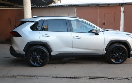 Toyota RAV4, 2021 год, 4 400 000 рублей, 7 фотография