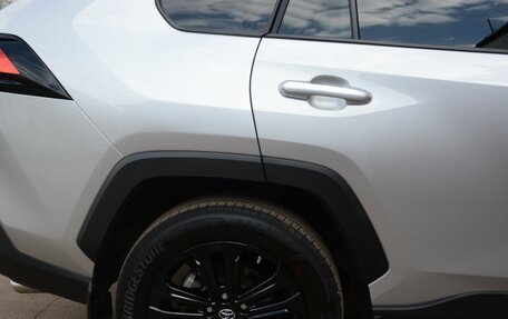 Toyota RAV4, 2021 год, 4 400 000 рублей, 13 фотография