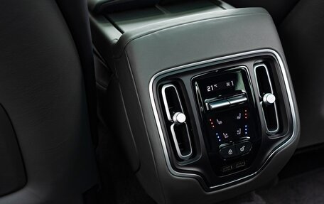 Aston Martin DBX I, 2022 год, 20 990 000 рублей, 33 фотография