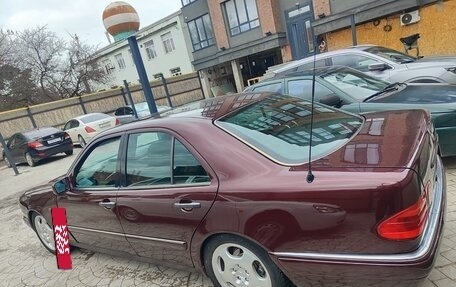 Mercedes-Benz E-Класс, 1995 год, 315 000 рублей, 3 фотография