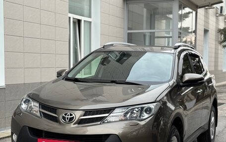 Toyota RAV4, 2014 год, 2 040 000 рублей, 2 фотография