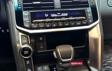 Toyota Land Cruiser, 2026 год, 15 900 000 рублей, 26 фотография